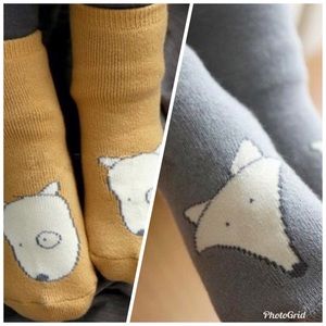 2 pair of socks